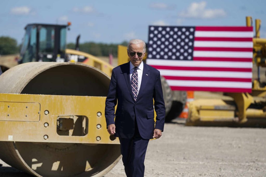 Joe-Biden-at-Intel-Ohio-plant-Sep-2022.jpeg